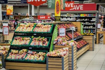 Světové ceny potravin klesají, české rostou